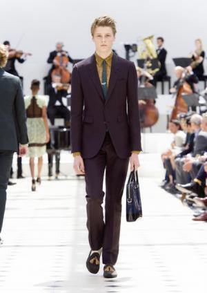 バーバリー プローサムのロマンチックなブリティッシュテーラー【2016春夏メンズ】