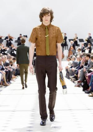 バーバリー プローサムのロマンチックなブリティッシュテーラー【2016春夏メンズ】