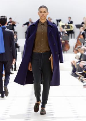 バーバリー プローサムのロマンチックなブリティッシュテーラー【2016春夏メンズ】