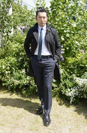 バーバリー プローサムのロマンチックなブリティッシュテーラー【2016春夏メンズ】