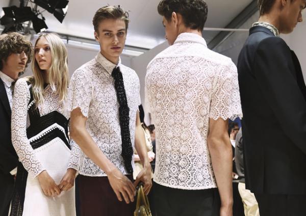 バーバリー プローサムのロマンチックなブリティッシュテーラー【2016春夏メンズ】