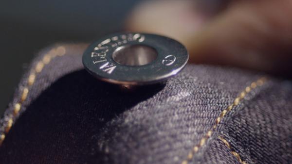 ヴァレンティノ、伊勢丹メンズでデニムパンツのMTOサービスを期間限定で実施