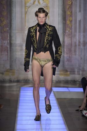 モスキーノがピッティで発表した超絶2016春夏メンズワールド【2016春夏メンズ】