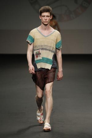 過激さに拍車がかかるヴィヴィアン・ウエストウッド・マンのメッセージ【2016春夏メンズ】