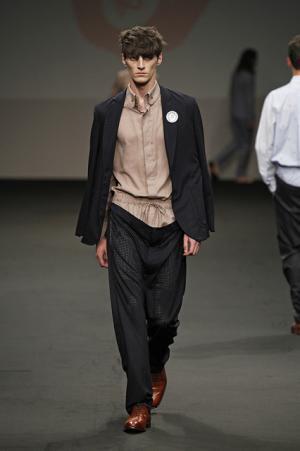 過激さに拍車がかかるヴィヴィアン・ウエストウッド・マンのメッセージ【2016春夏メンズ】