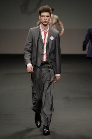 過激さに拍車がかかるヴィヴィアン・ウエストウッド・マンのメッセージ【2016春夏メンズ】