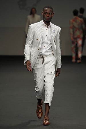 過激さに拍車がかかるヴィヴィアン・ウエストウッド・マンのメッセージ【2016春夏メンズ】