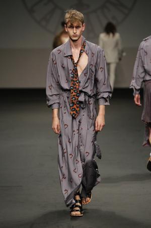 過激さに拍車がかかるヴィヴィアン・ウエストウッド・マンのメッセージ【2016春夏メンズ】