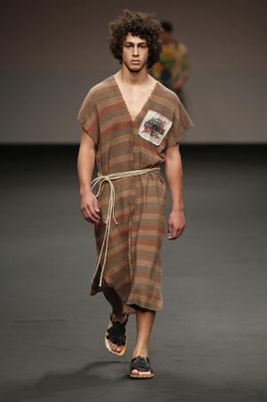 過激さに拍車がかかるヴィヴィアン・ウエストウッド・マンのメッセージ【2016春夏メンズ】