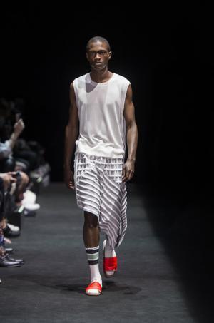 ファセッタズムがミラノで初の海外ランウェイ、TOKYOモードをレイヤードで【2016春夏メンズ】