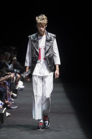 ファセッタズムがミラノで初の海外ランウェイ、TOKYOモードをレイヤードで【2016春夏メンズ】