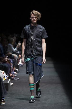 ファセッタズムがミラノで初の海外ランウェイ、TOKYOモードをレイヤードで【2016春夏メンズ】
