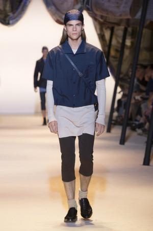 ヴェルサーチは砂漠のノマド【2016春夏メンズ】