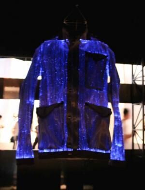40周年記念で制作されたLEDジャケット