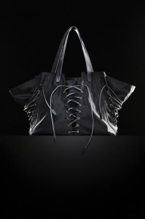 ヨウジヤマモト「ディスコード」と「レギュレーション」が15-16AWのポップアップ