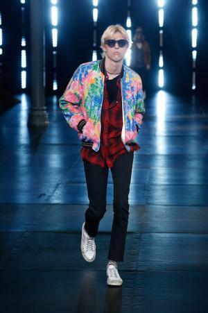 サンローランはやんちゃで豪奢なサーフロック【2016春夏メンズ】