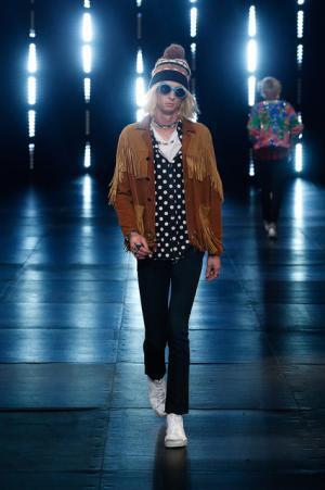 サンローランはやんちゃで豪奢なサーフロック【2016春夏メンズ】