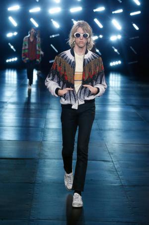 サンローランはやんちゃで豪奢なサーフロック【2016春夏メンズ】