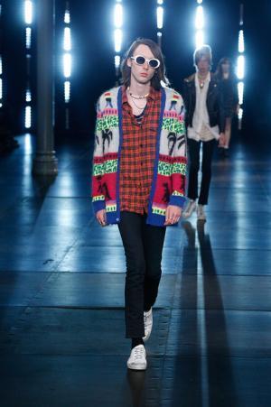 サンローランはやんちゃで豪奢なサーフロック【2016春夏メンズ】