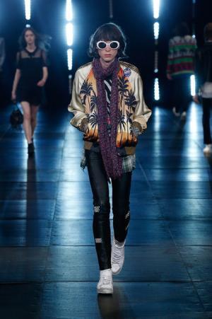 サンローランはやんちゃで豪奢なサーフロック【2016春夏メンズ】