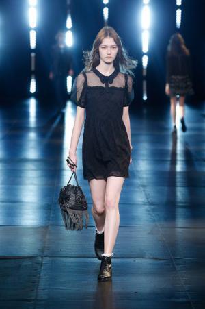 サンローランはやんちゃで豪奢なサーフロック【2016春夏メンズ】