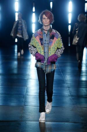 サンローランはやんちゃで豪奢なサーフロック【2016春夏メンズ】