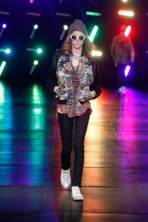 サンローランはやんちゃで豪奢なサーフロック【2016春夏メンズ】