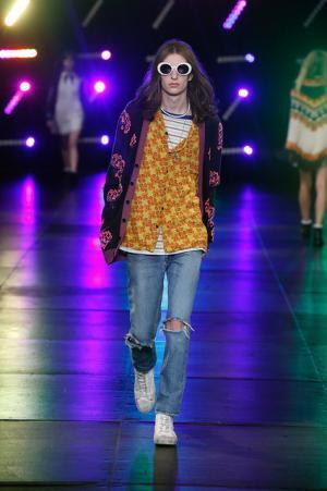 サンローランはやんちゃで豪奢なサーフロック【2016春夏メンズ】