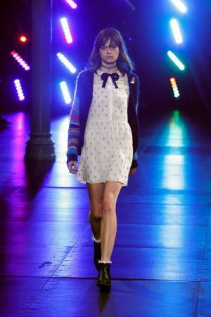 サンローランはやんちゃで豪奢なサーフロック【2016春夏メンズ】