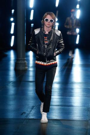 サンローランはやんちゃで豪奢なサーフロック【2016春夏メンズ】