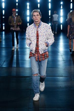 サンローランはやんちゃで豪奢なサーフロック【2016春夏メンズ】