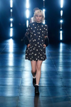 サンローランはやんちゃで豪奢なサーフロック【2016春夏メンズ】