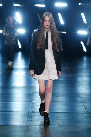 サンローランはやんちゃで豪奢なサーフロック【2016春夏メンズ】