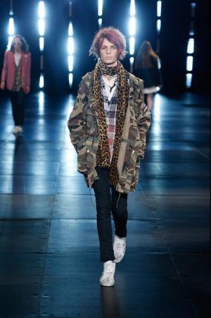 サンローランはやんちゃで豪奢なサーフロック【2016春夏メンズ】