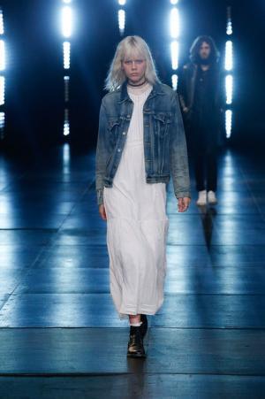 サンローランはやんちゃで豪奢なサーフロック【2016春夏メンズ】