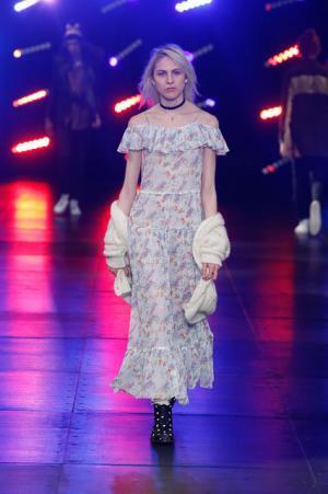 サンローランはやんちゃで豪奢なサーフロック【2016春夏メンズ】