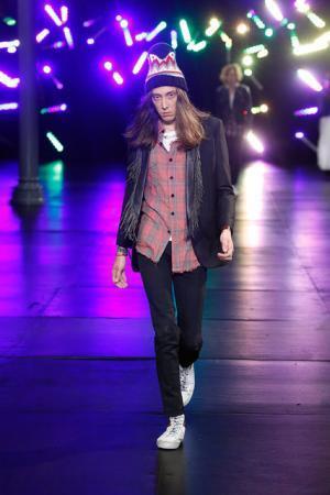 サンローランはやんちゃで豪奢なサーフロック【2016春夏メンズ】