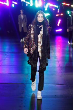 サンローランはやんちゃで豪奢なサーフロック【2016春夏メンズ】