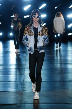 サンローランはやんちゃで豪奢なサーフロック【2016春夏メンズ】