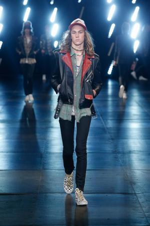 サンローランはやんちゃで豪奢なサーフロック【2016春夏メンズ】