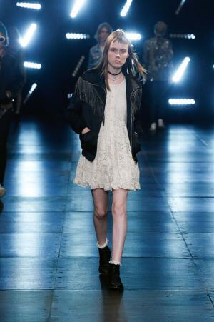 サンローランはやんちゃで豪奢なサーフロック【2016春夏メンズ】