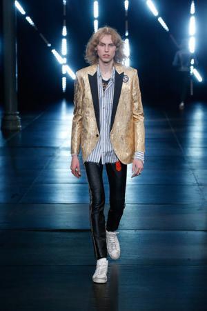 サンローランはやんちゃで豪奢なサーフロック【2016春夏メンズ】