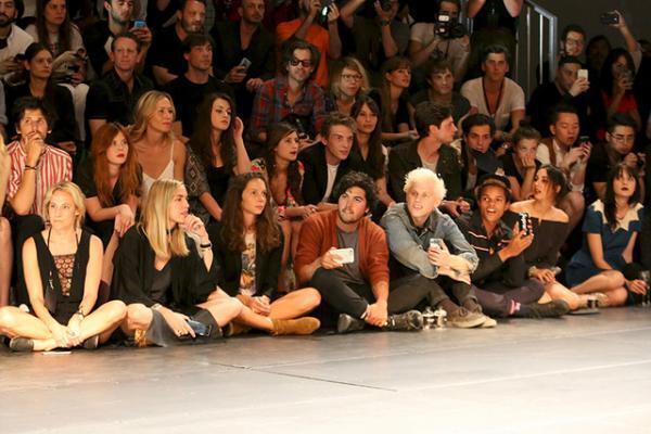 サンローランはやんちゃで豪奢なサーフロック【2016春夏メンズ】