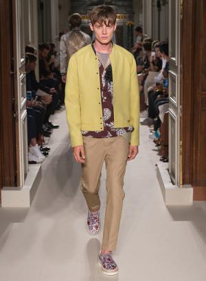 異国の文化をまとったヴァレンティノ風“旅人”【2016春夏メンズ】