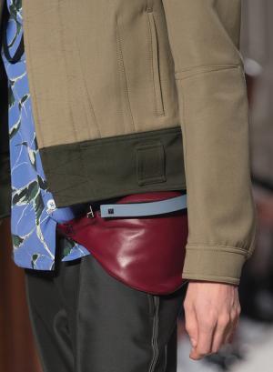 異国の文化をまとったヴァレンティノ風“旅人”【2016春夏メンズ】