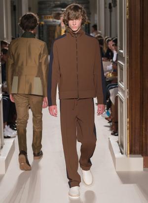 異国の文化をまとったヴァレンティノ風“旅人”【2016春夏メンズ】