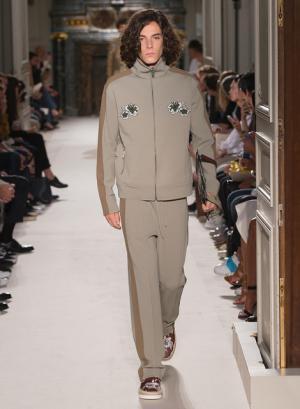 異国の文化をまとったヴァレンティノ風“旅人”【2016春夏メンズ】