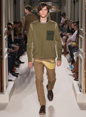 異国の文化をまとったヴァレンティノ風“旅人”【2016春夏メンズ】