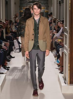 異国の文化をまとったヴァレンティノ風“旅人”【2016春夏メンズ】