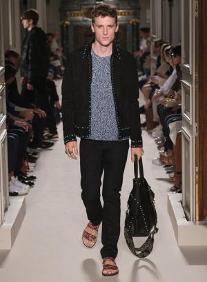 異国の文化をまとったヴァレンティノ風“旅人”【2016春夏メンズ】